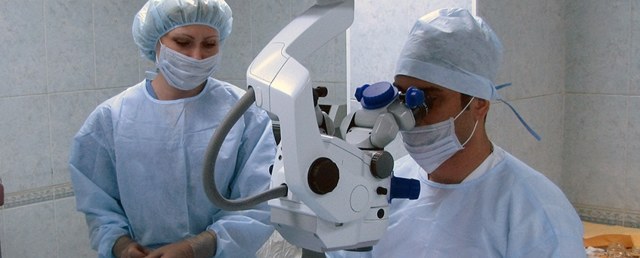 Лечение катаракты лазером: фемтолазерная хирургия против экстракапсулярной экстракции
