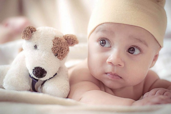 У ребенка дергается глаз - что это, причины и лечение, как лечить нервный тик, почему у 4 месячного малыша дергаются глаза