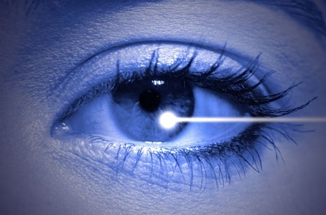 Противопоказания к лазерному лечению мушек перед глазами