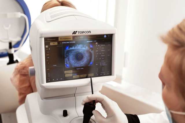 Оптическая когерентная томография (OCT) сетчатки в режиме ангиографии