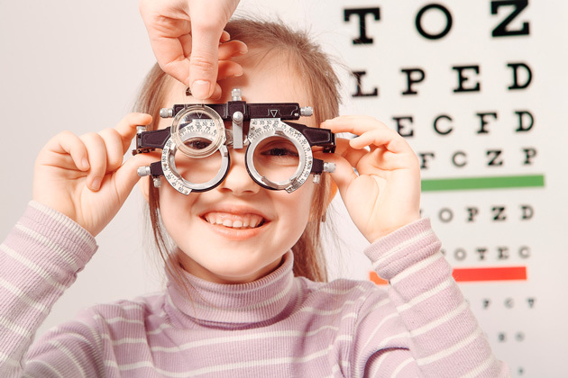 Дальнозоркость у ребенка 6 лет - ношение очков или упражнения для глаз