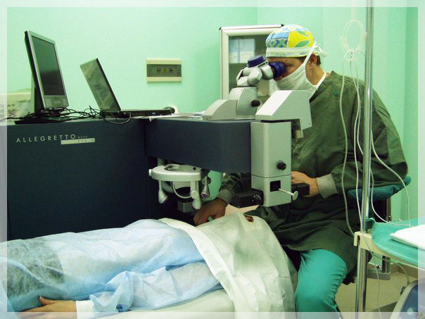 Коррекция дальнозоркости (гиперметропии) - очковая, контактная, лазерная коррекция