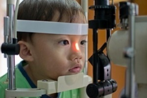 Дальнозоркость у ребенка 6 лет - ношение очков или упражнения для глаз